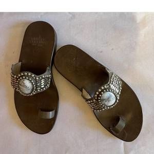 NEW CALLEEN CORDERO women reina sandal in taupe leather